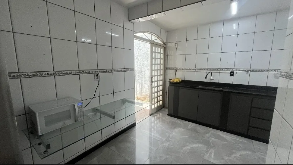 CASA 4 QTOS | 2 SUÍTES |3 LOJAS COMERCIAS | ALÍPIO DE MELO — foto 8