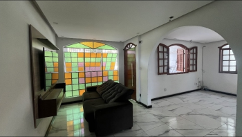 CASA 4 QTOS | 2 SUÍTES |3 LOJAS COMERCIAS | ALÍPIO DE MELO — foto 1